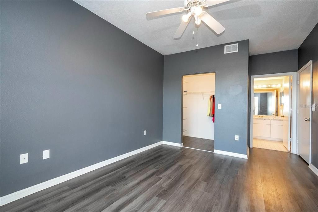 For Sale: $159,000 (2 beds, 2 baths, 1159 Square Feet)