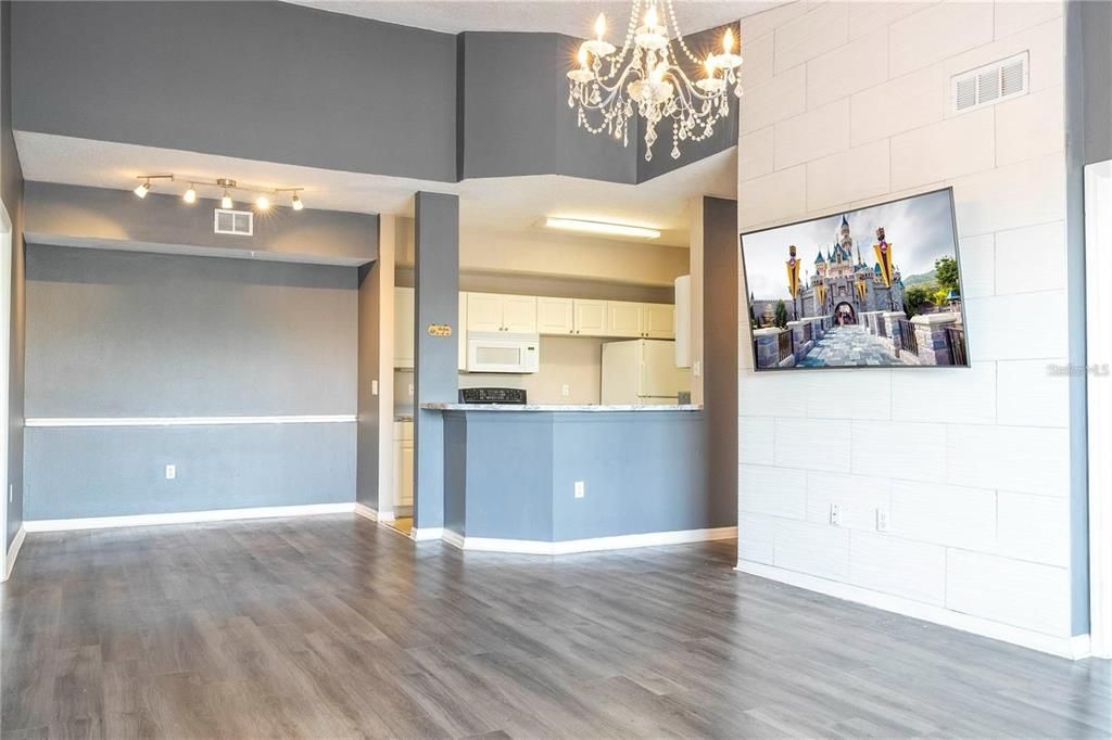 For Sale: $159,000 (2 beds, 2 baths, 1159 Square Feet)