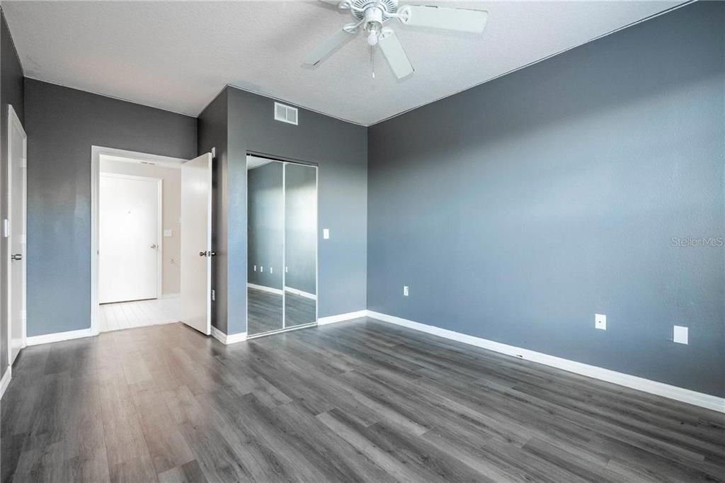 For Sale: $159,000 (2 beds, 2 baths, 1159 Square Feet)