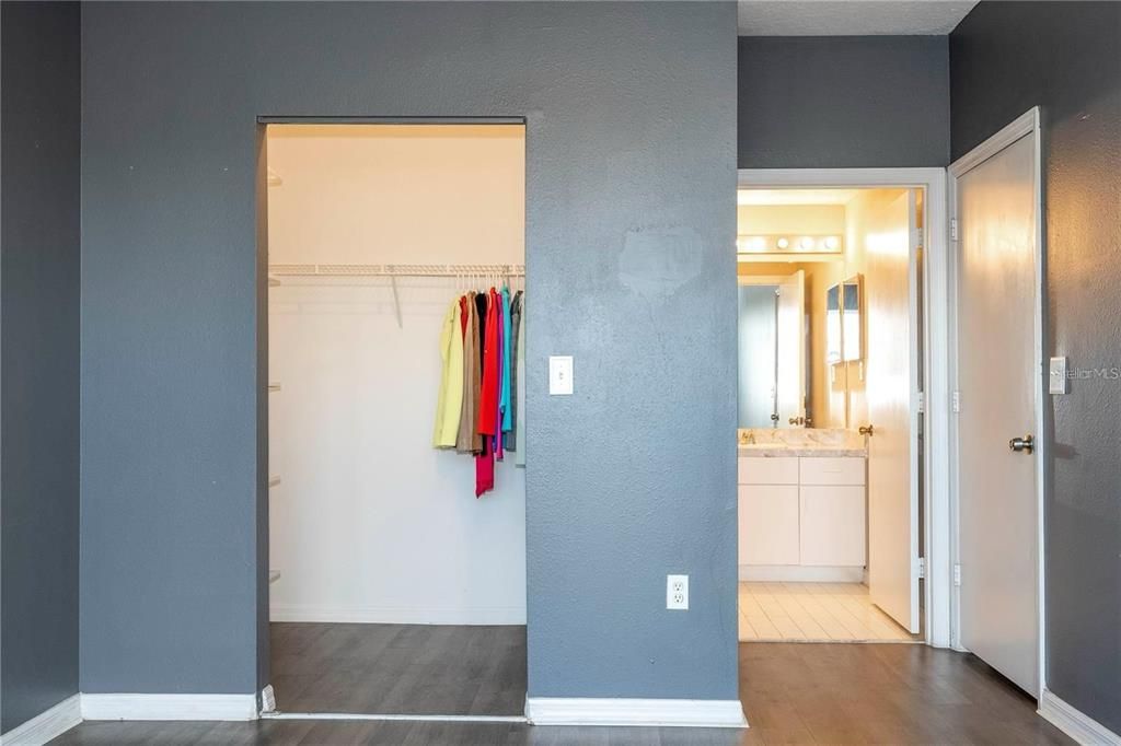 For Sale: $159,000 (2 beds, 2 baths, 1159 Square Feet)