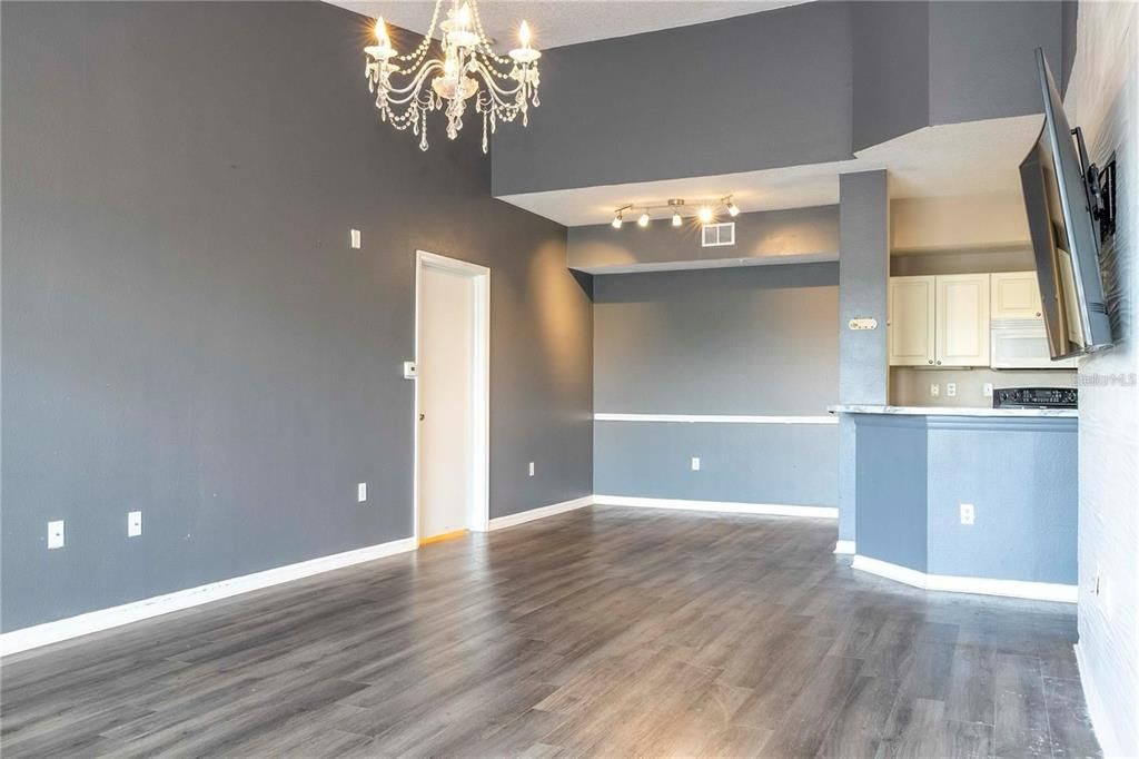 For Sale: $159,000 (2 beds, 2 baths, 1159 Square Feet)