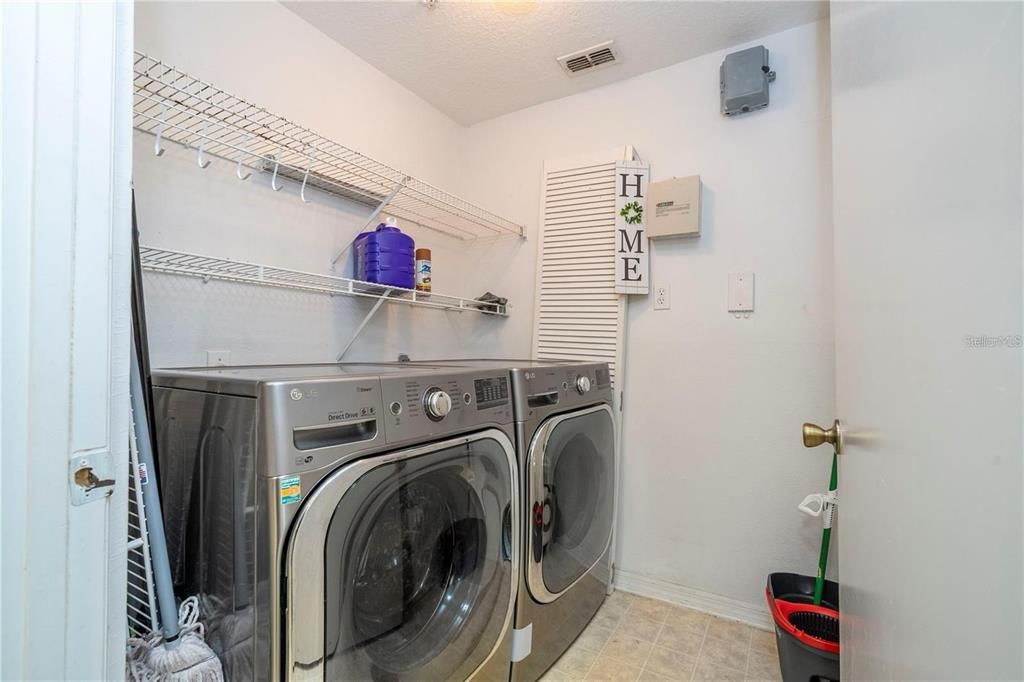 For Sale: $159,000 (2 beds, 2 baths, 1159 Square Feet)