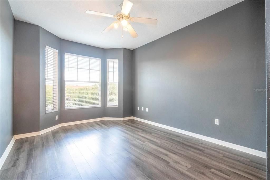 For Sale: $159,000 (2 beds, 2 baths, 1159 Square Feet)