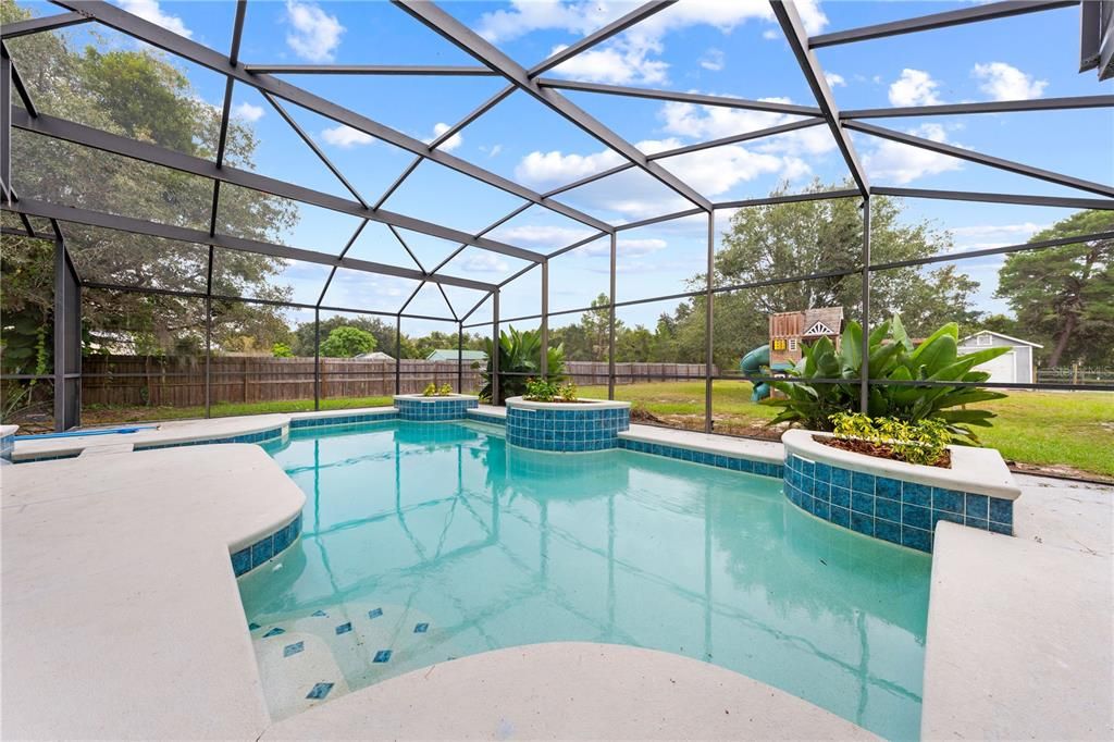 Под контрактом: $575,000 (3 спален, 2 ванн, 1872 Квадратных фут)