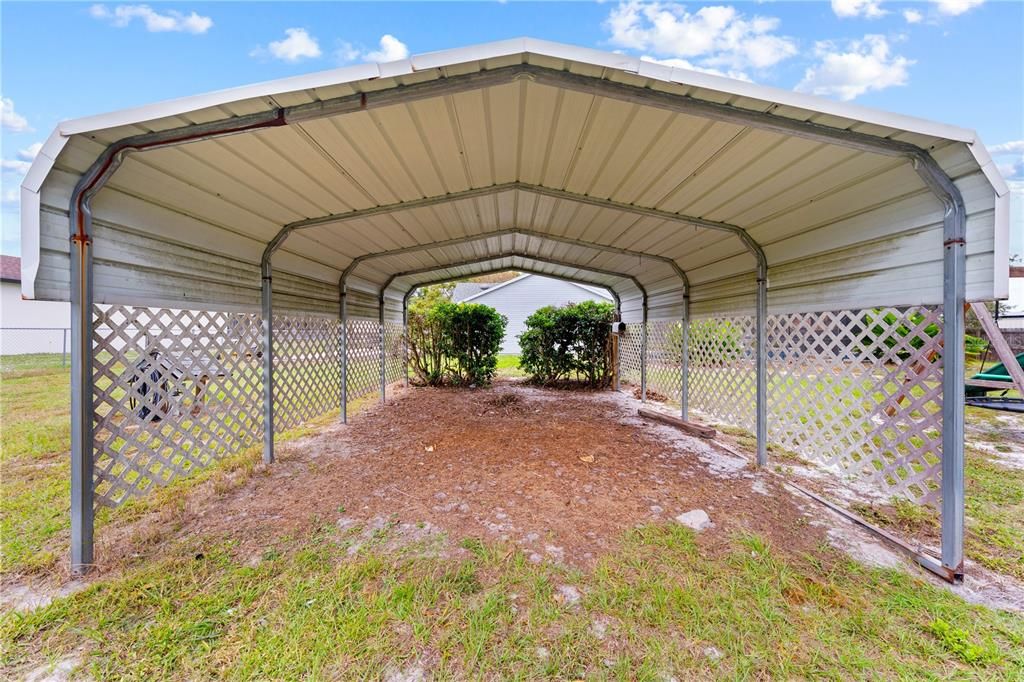 Под контрактом: $575,000 (3 спален, 2 ванн, 1872 Квадратных фут)