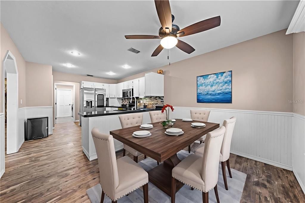 Под контрактом: $575,000 (3 спален, 2 ванн, 1872 Квадратных фут)