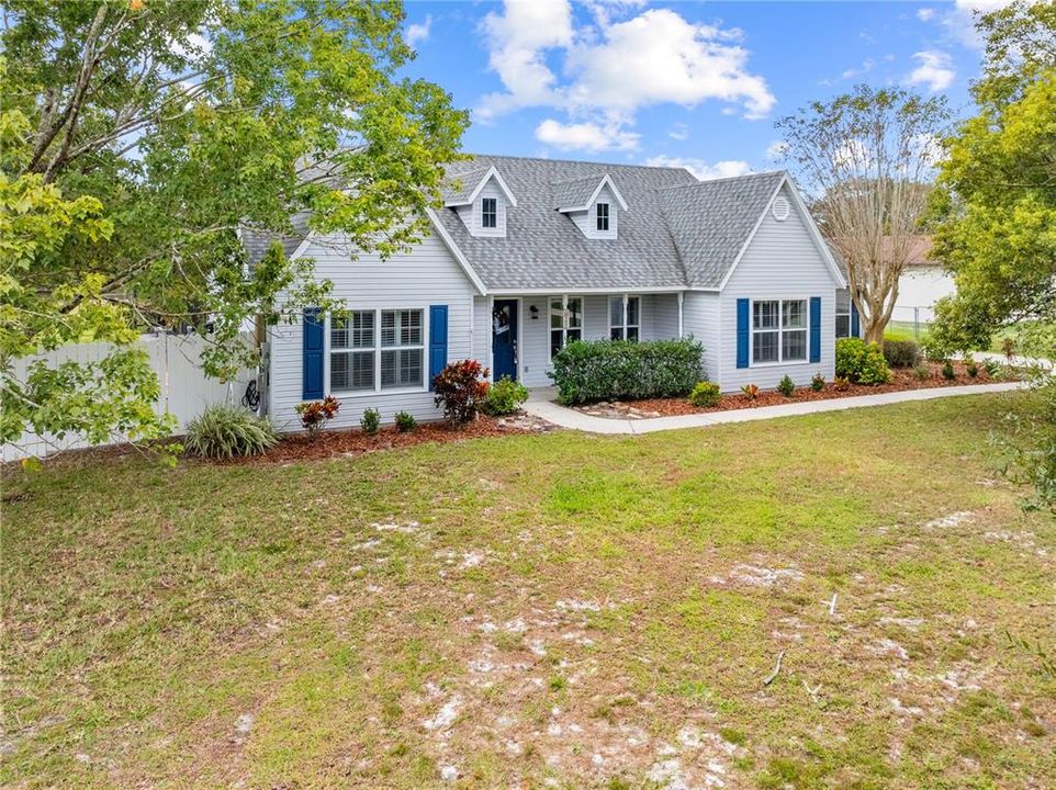 Под контрактом: $575,000 (3 спален, 2 ванн, 1872 Квадратных фут)