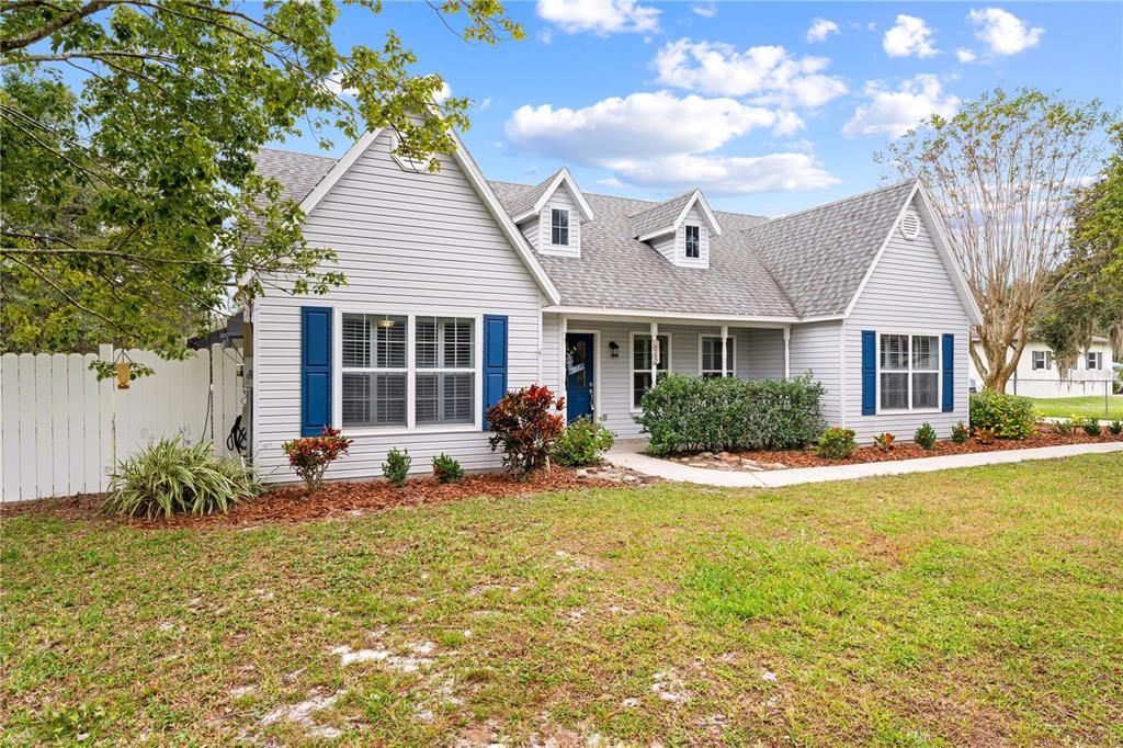 Под контрактом: $575,000 (3 спален, 2 ванн, 1872 Квадратных фут)