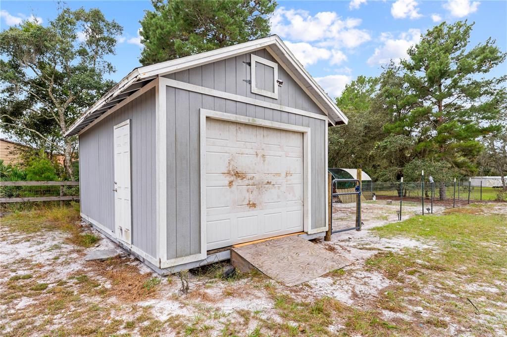 Под контрактом: $575,000 (3 спален, 2 ванн, 1872 Квадратных фут)