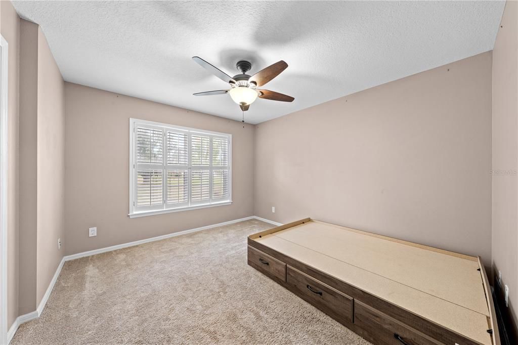 Под контрактом: $575,000 (3 спален, 2 ванн, 1872 Квадратных фут)