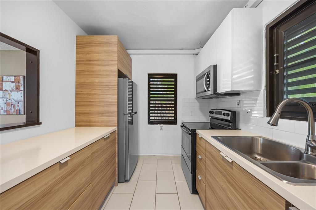 For Sale: $440,000 (2 beds, 2 baths, 1245 Square Feet)