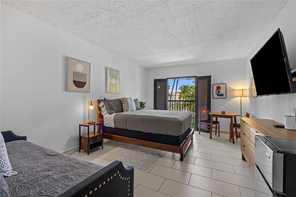 For Sale: $440,000 (2 beds, 2 baths, 1245 Square Feet)