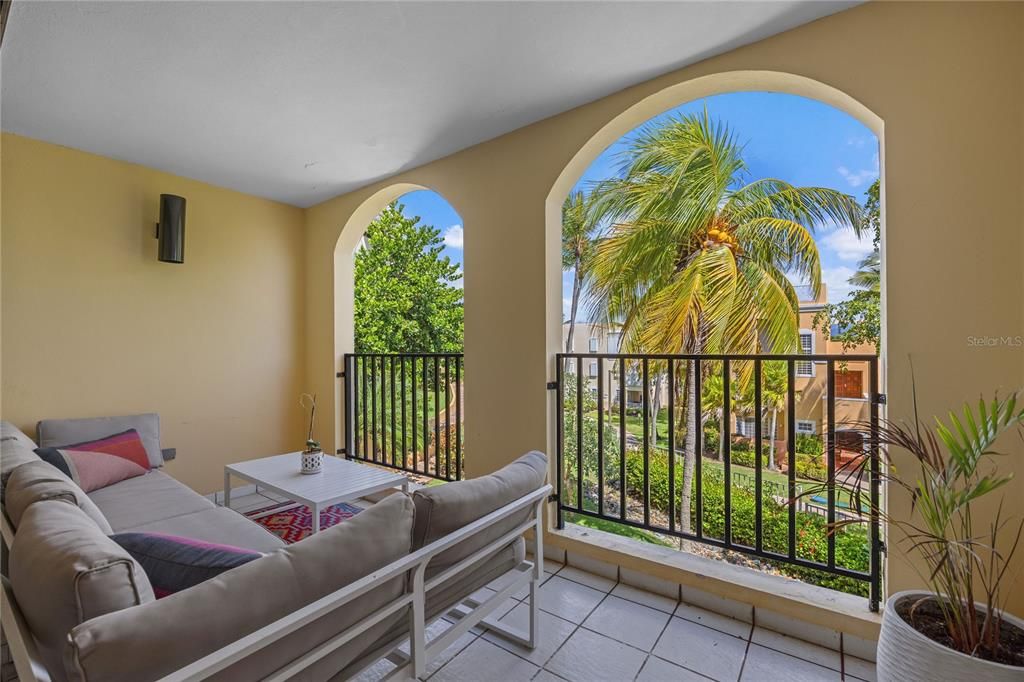 For Sale: $440,000 (2 beds, 2 baths, 1245 Square Feet)