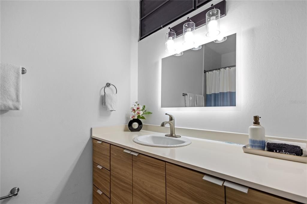 For Sale: $440,000 (2 beds, 2 baths, 1245 Square Feet)