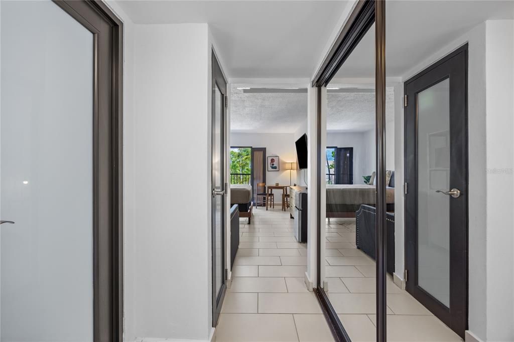 For Sale: $440,000 (2 beds, 2 baths, 1245 Square Feet)