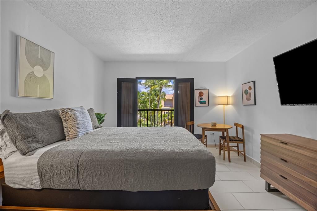 For Sale: $440,000 (2 beds, 2 baths, 1245 Square Feet)