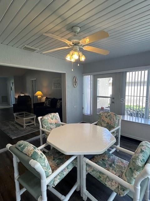 For Sale: $224,900 (2 beds, 2 baths, 1420 Square Feet)