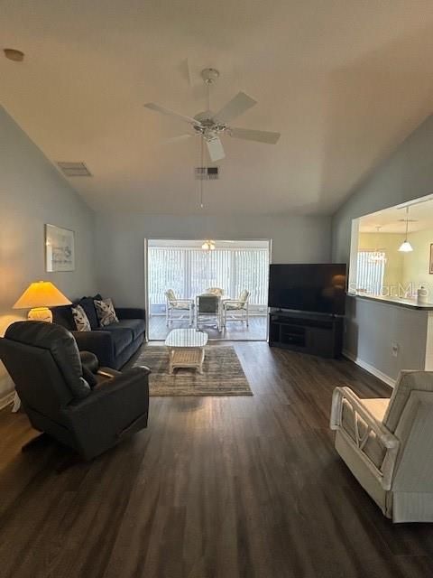 For Sale: $224,900 (2 beds, 2 baths, 1420 Square Feet)