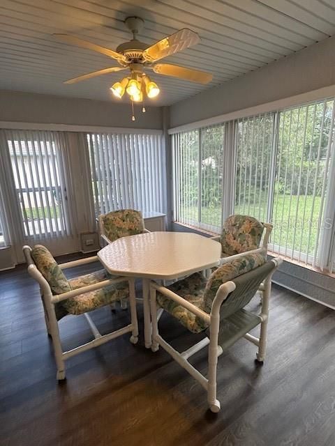 For Sale: $224,900 (2 beds, 2 baths, 1420 Square Feet)