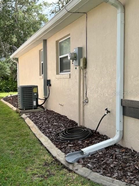 For Sale: $224,900 (2 beds, 2 baths, 1420 Square Feet)