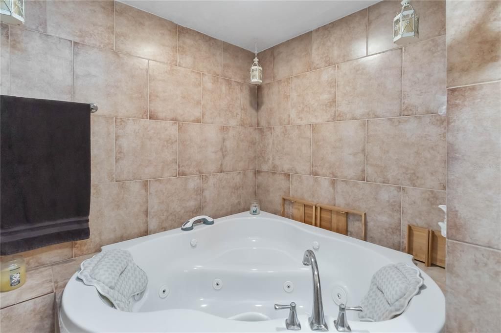 For Sale: $650,000 (4 beds, 2 baths, 2608 Square Feet)