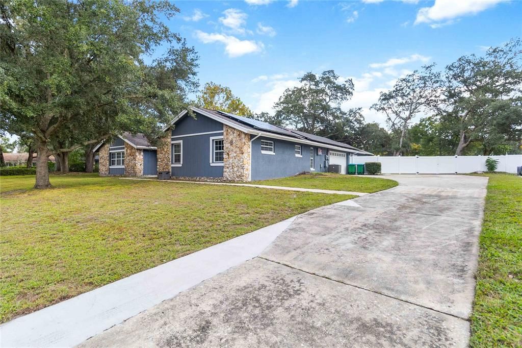 For Sale: $650,000 (4 beds, 2 baths, 2608 Square Feet)