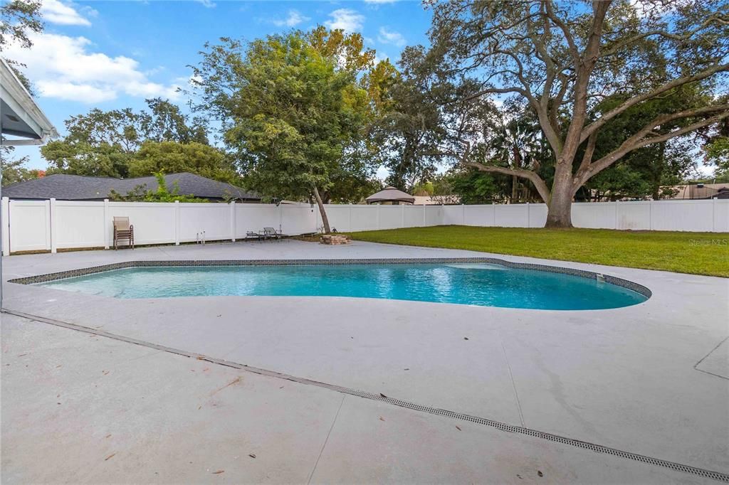 For Sale: $650,000 (4 beds, 2 baths, 2608 Square Feet)