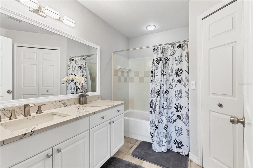 For Sale: $299,900 (3 beds, 2 baths, 1316 Square Feet)