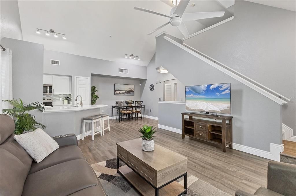 For Sale: $299,900 (3 beds, 2 baths, 1316 Square Feet)