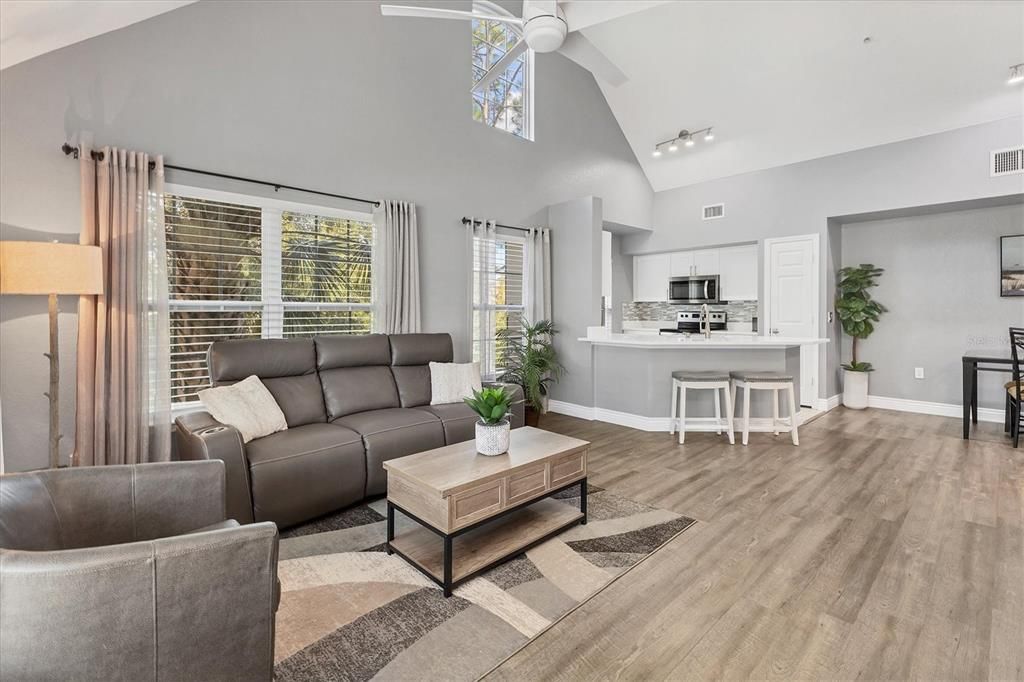 For Sale: $299,900 (3 beds, 2 baths, 1316 Square Feet)