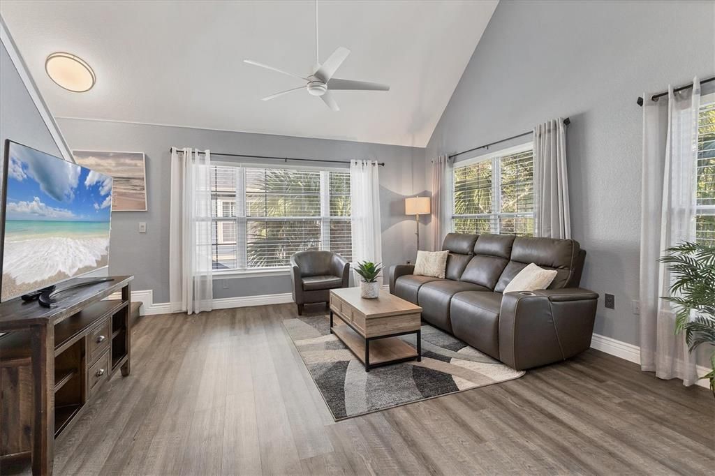 For Sale: $299,900 (3 beds, 2 baths, 1316 Square Feet)