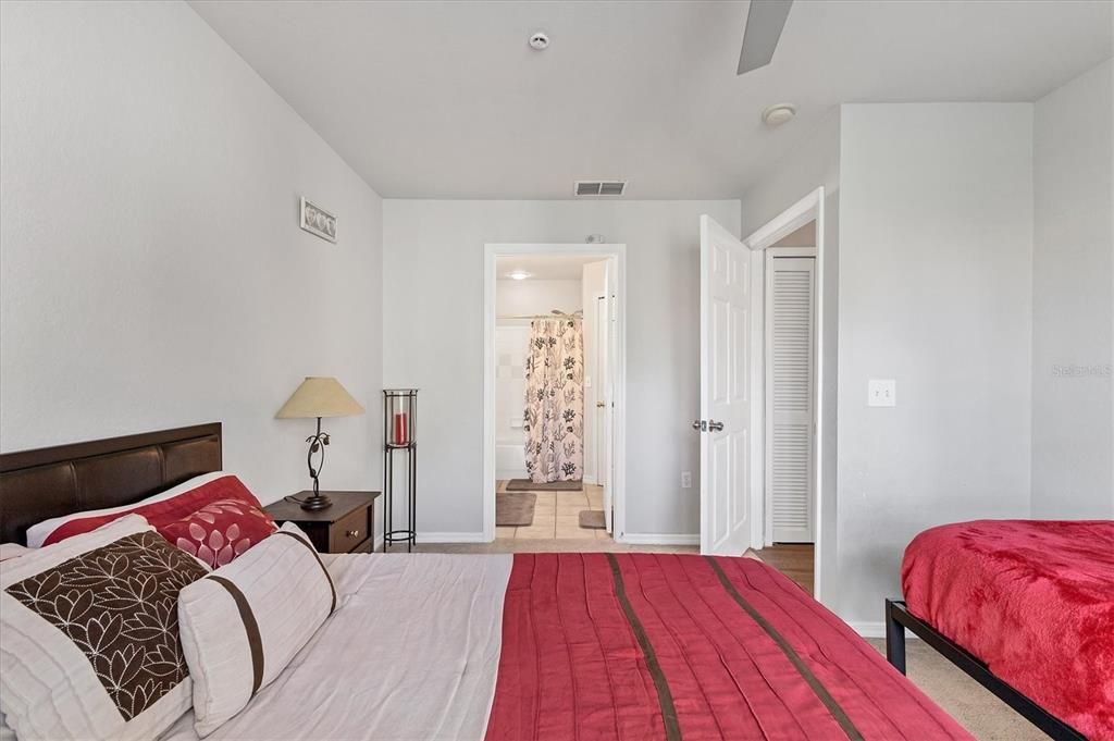 For Sale: $299,900 (3 beds, 2 baths, 1316 Square Feet)