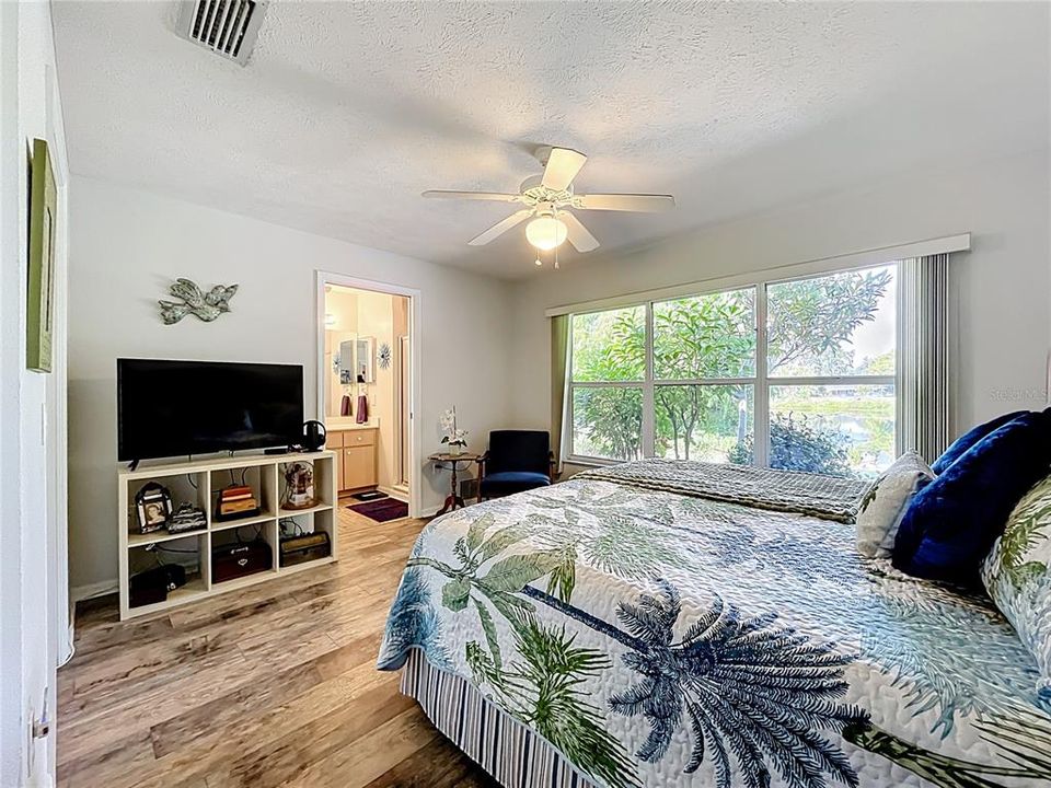 Active With Contract: $288,000 (3 beds, 2 baths, 1749 Square Feet)