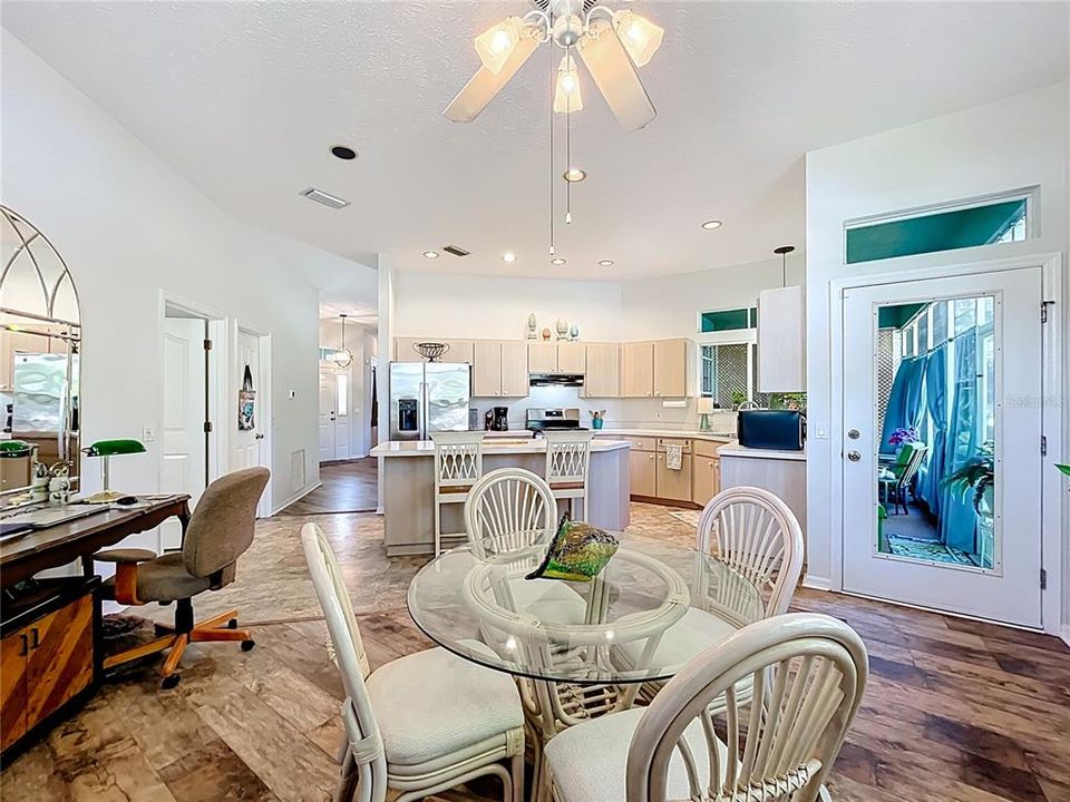 Active With Contract: $288,000 (3 beds, 2 baths, 1749 Square Feet)