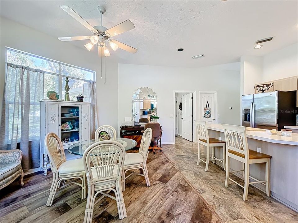 Active With Contract: $288,000 (3 beds, 2 baths, 1749 Square Feet)