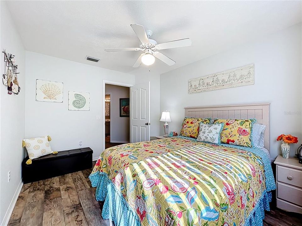 Active With Contract: $288,000 (3 beds, 2 baths, 1749 Square Feet)