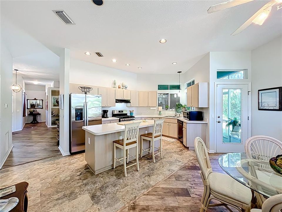 Active With Contract: $288,000 (3 beds, 2 baths, 1749 Square Feet)