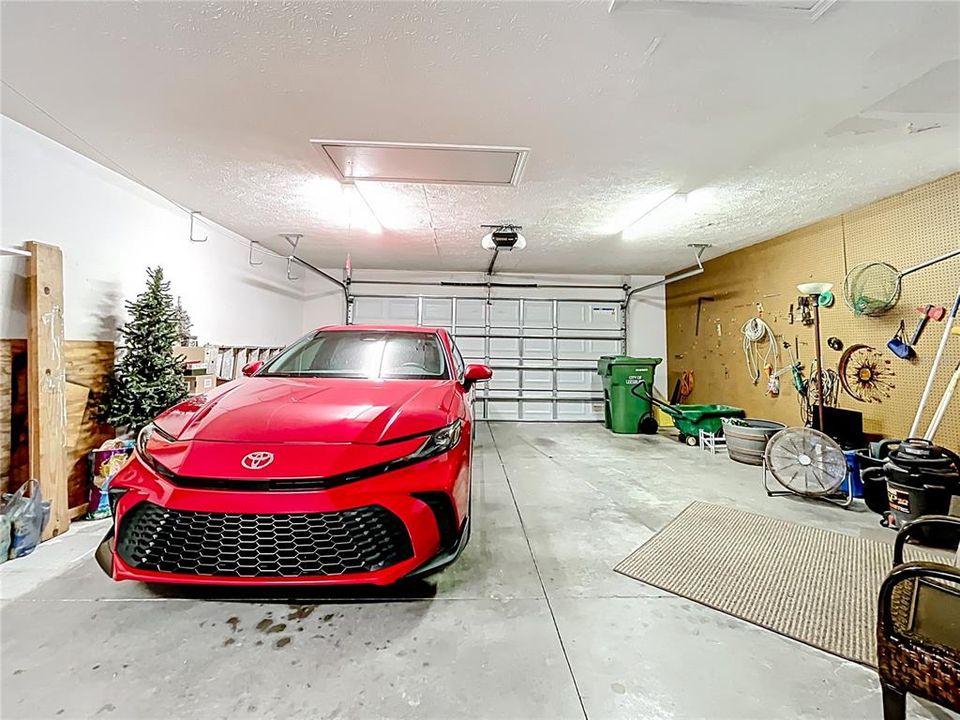 Active With Contract: $288,000 (3 beds, 2 baths, 1749 Square Feet)