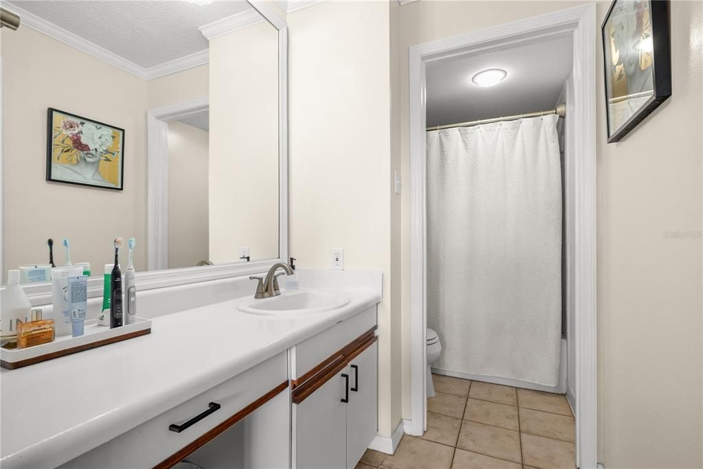 На продажу: $315,000 (2 спален, 2 ванн, 1032 Квадратных фут)