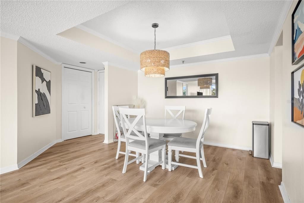 На продажу: $315,000 (2 спален, 2 ванн, 1032 Квадратных фут)