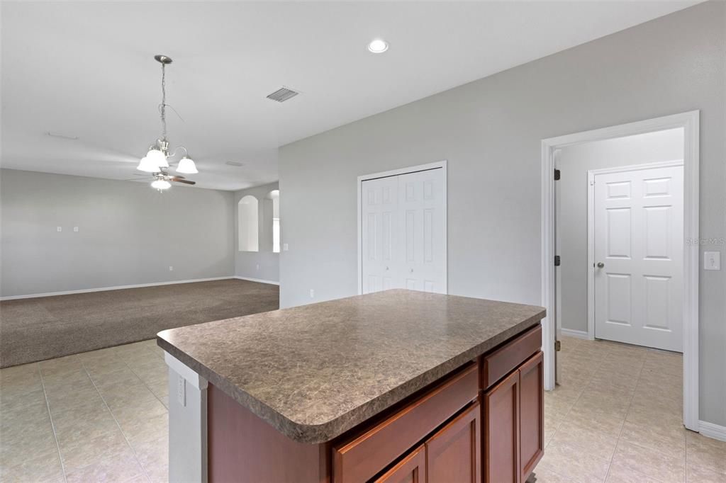 待售: $474,900 (4 贝兹, 2 浴室, 3083 平方英尺)