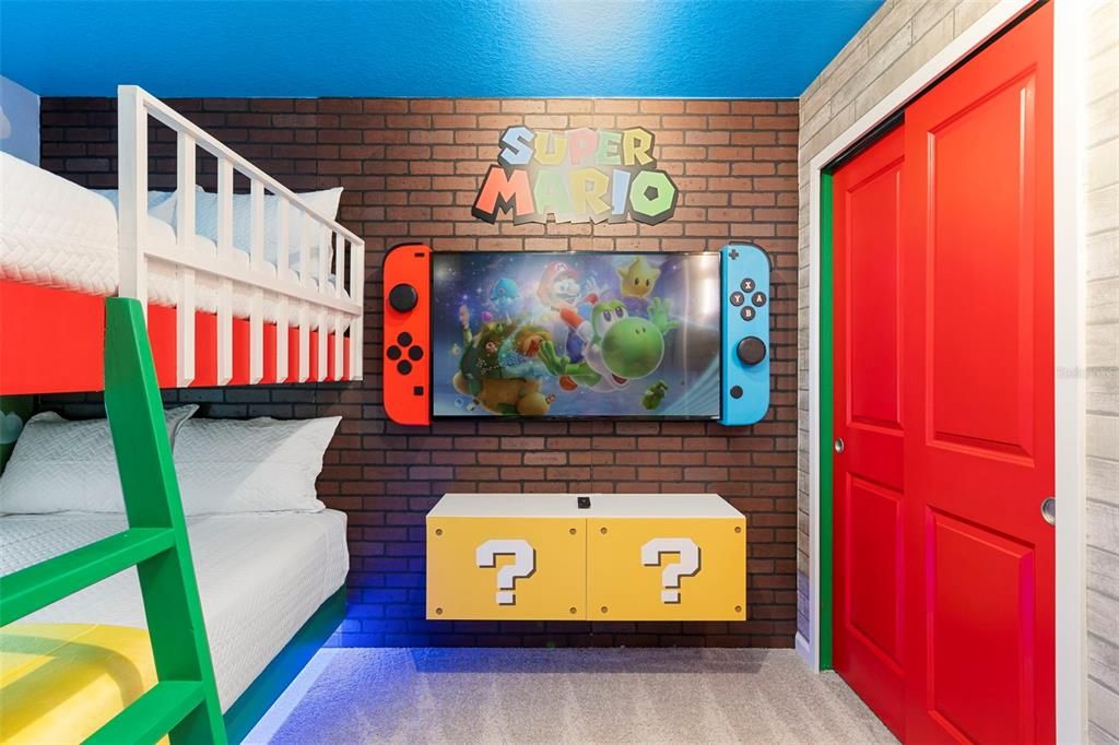 For Sale: $680,000 (6 beds, 4 baths, 2294 Square Feet)