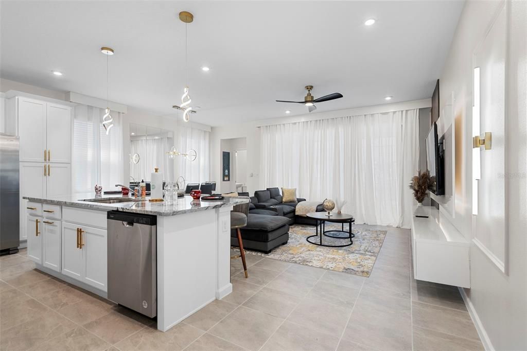 For Sale: $680,000 (6 beds, 4 baths, 2294 Square Feet)