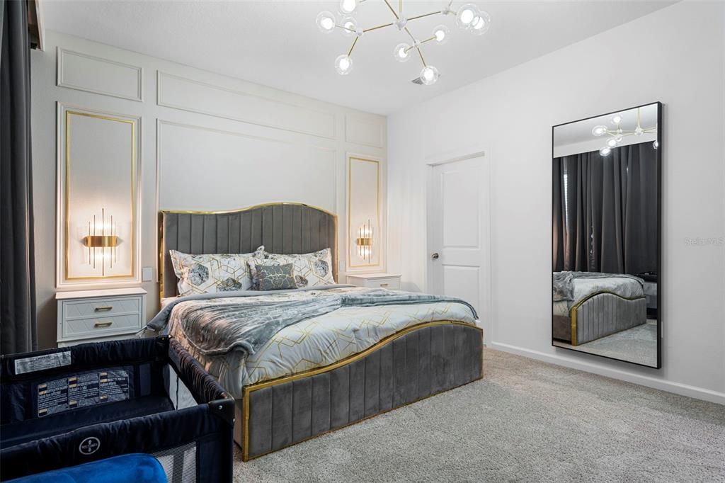 For Sale: $680,000 (6 beds, 4 baths, 2294 Square Feet)