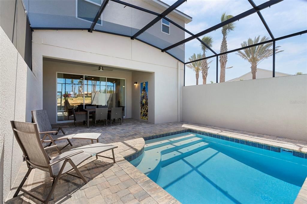 For Sale: $680,000 (6 beds, 4 baths, 2294 Square Feet)