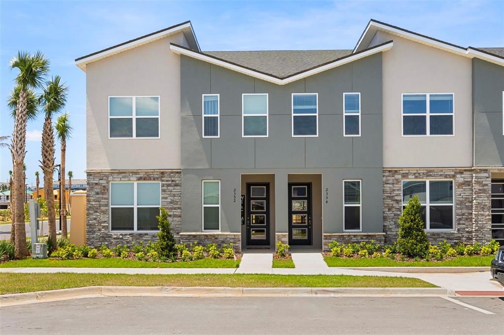 For Sale: $680,000 (6 beds, 4 baths, 2294 Square Feet)