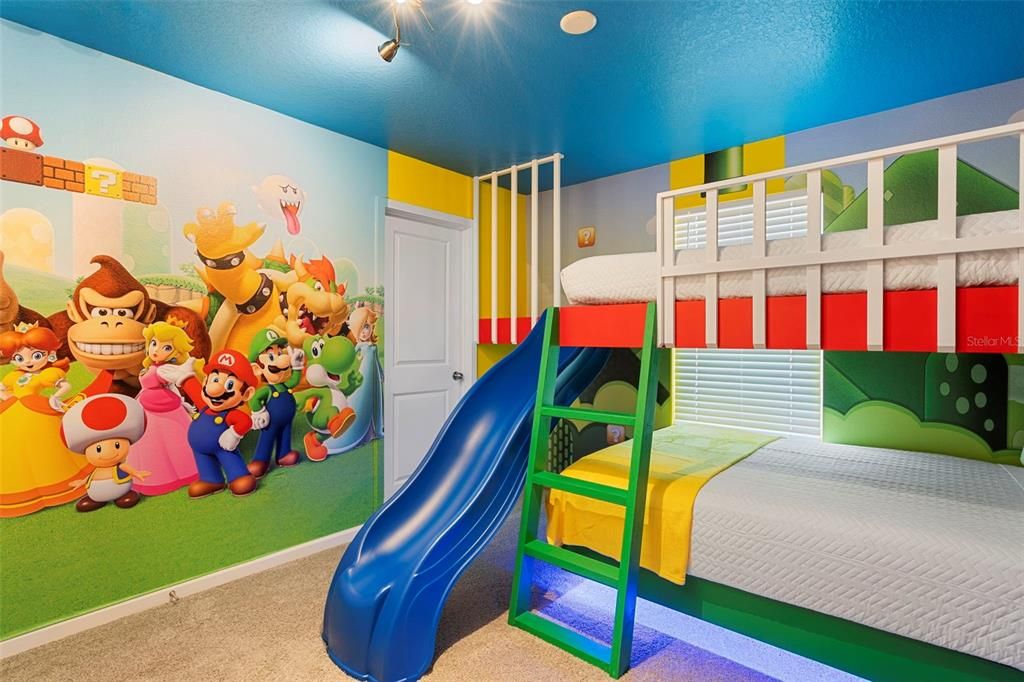 For Sale: $680,000 (6 beds, 4 baths, 2294 Square Feet)