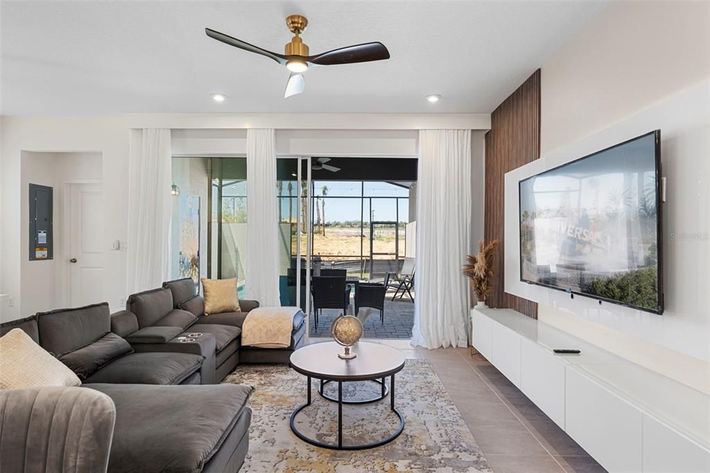 For Sale: $680,000 (6 beds, 4 baths, 2294 Square Feet)