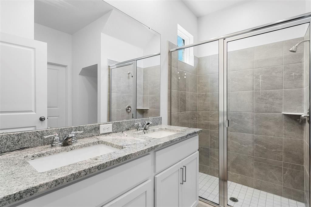 For Sale: $680,000 (6 beds, 4 baths, 2294 Square Feet)