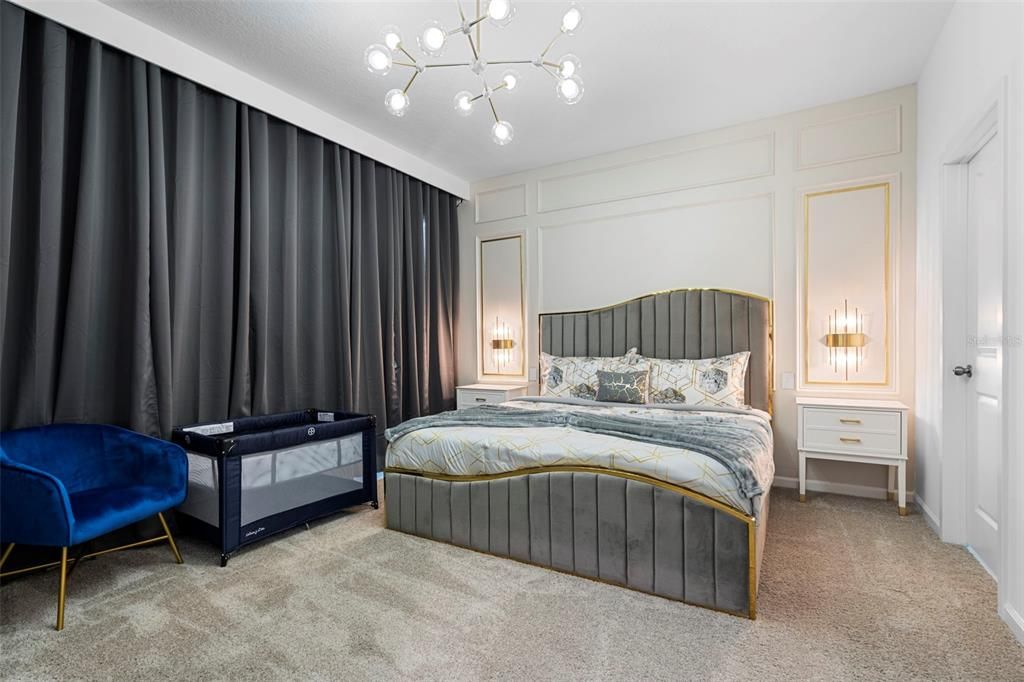 For Sale: $680,000 (6 beds, 4 baths, 2294 Square Feet)